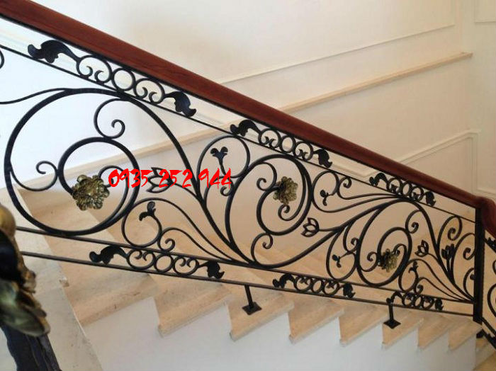 Cầu thang sắt nghệ thuật tại Đà Nẵng