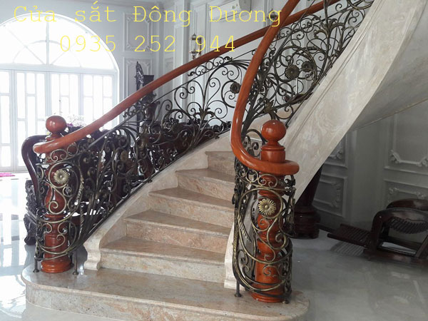 Cầu thang sắt mỹ nghệ đẹp Đà Nẵng