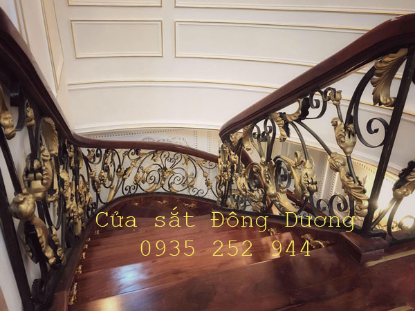 Cầu thang sắt nghệ thuật tại Đà Nẵng