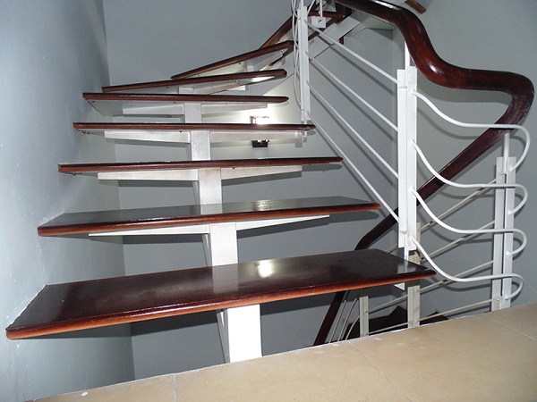Cầu thang xương cá đẹp Đà Nẵng