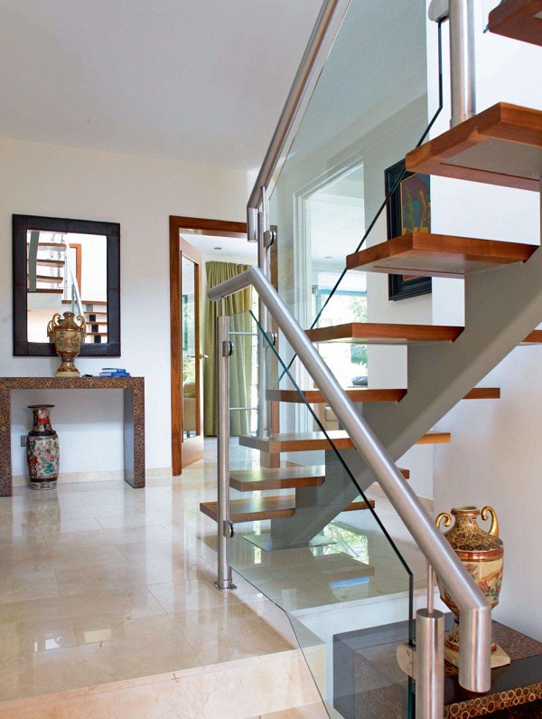 Cầu thang xương cá đẹp tại Đà Nẵng