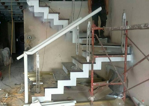 Cầu thang xương cá tại Đà Nẵng