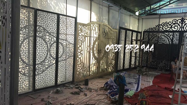 Làm cổng sắt mỹ thuật đẹp “mười phân vẹn mười” tại Đà Nẵng