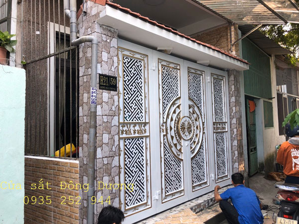 Cửa cổng sắt 4 cánh Đà Nẵng