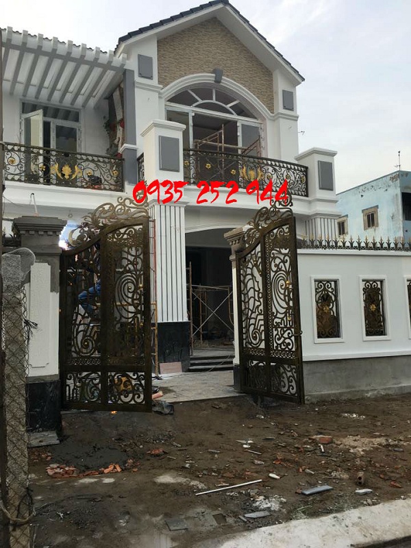 Làm cửa cổng sắt Đà Nẵng đẹp dù kỹ tính đến đâu cũng mê tít