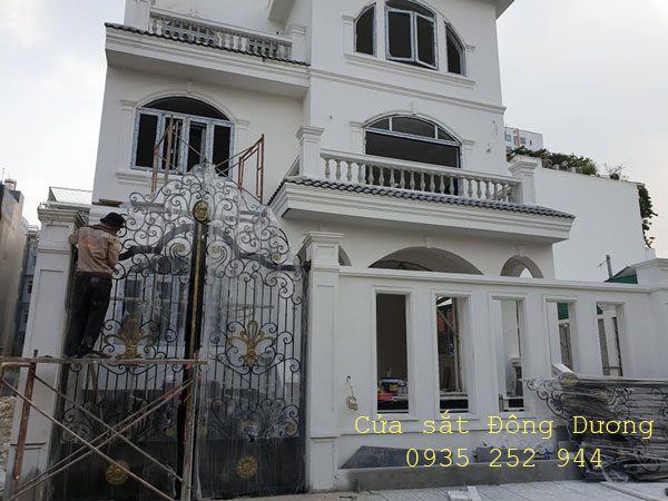Cửa cổng sắt đẹp Đà Nẵng