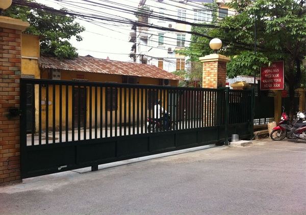 Cửa lùa sắt giá rẻ Đà Nẵng