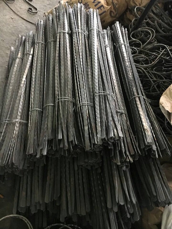 Làm phụ kiện sắt mỹ thuật Đà Nẵng
