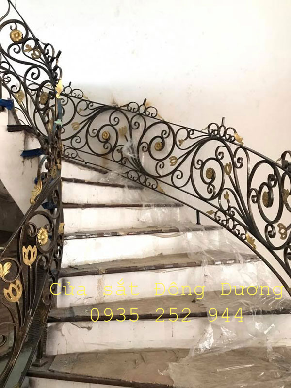 Mẫu cầu thang bằng sắt Đà Nẵng