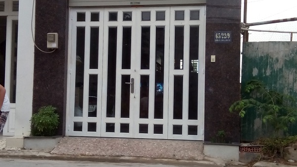 Mẫu cửa sắt giả gỗ đẹp Đà Nẵng