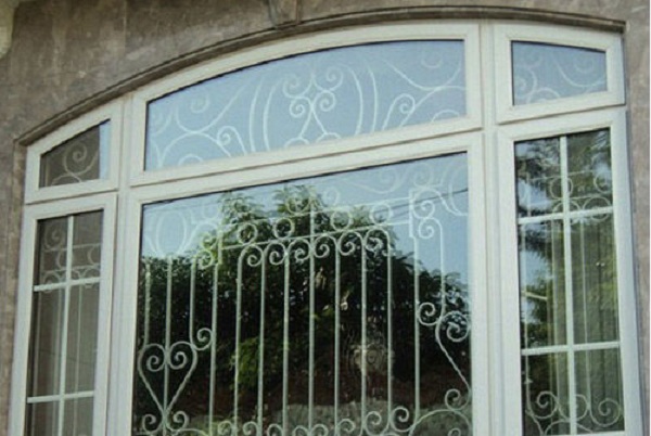 Thi công cửa sổ sắt giá rẻ